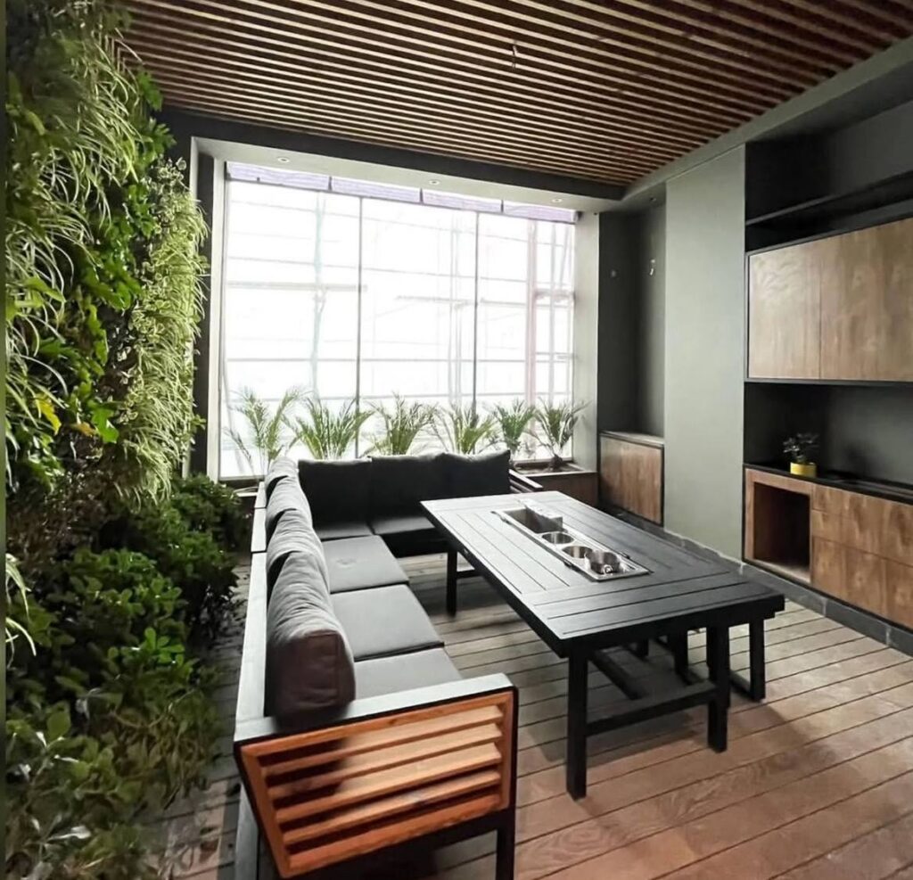 برج نسترن اکسپریال