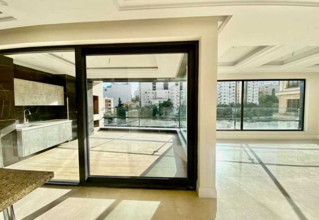 برج یونیک زعفرانیه